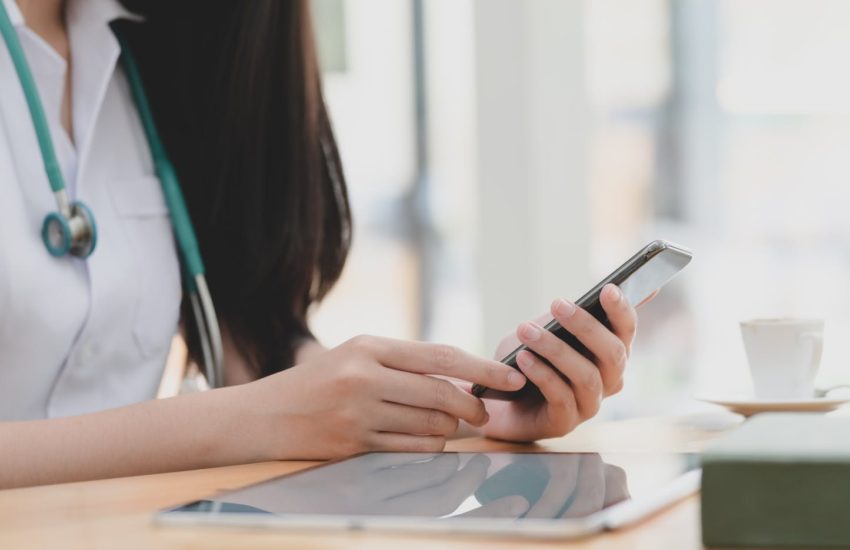 Tecnologías Digitales en el Sector Sanitario para gestionar la Pandemia de COVID-19