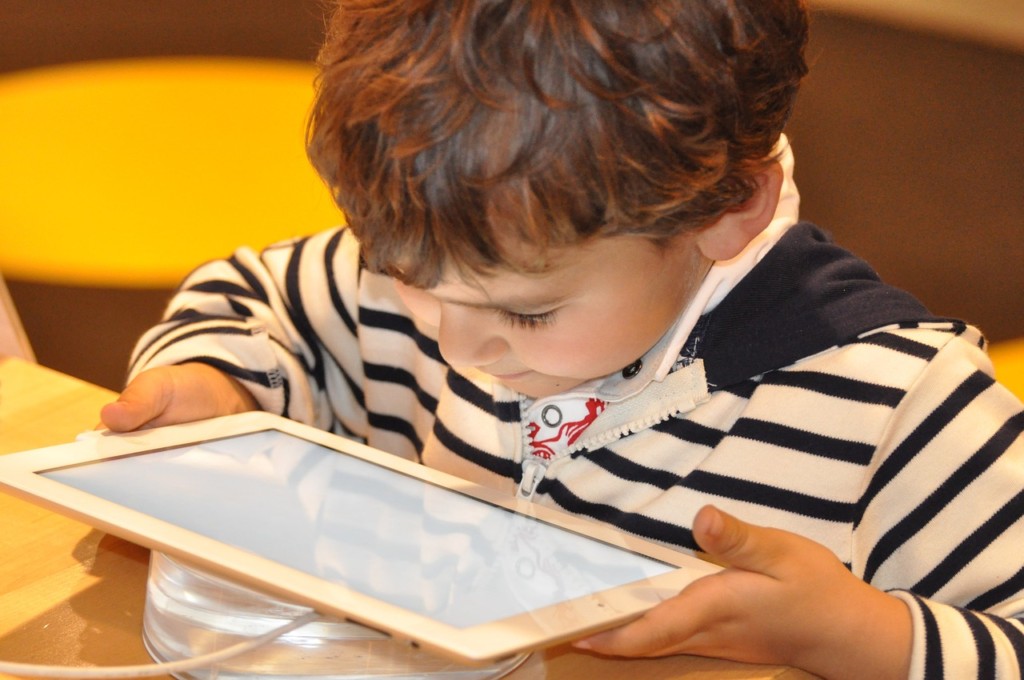 Beneficios del Internet para Educar a Niños con Cuentos